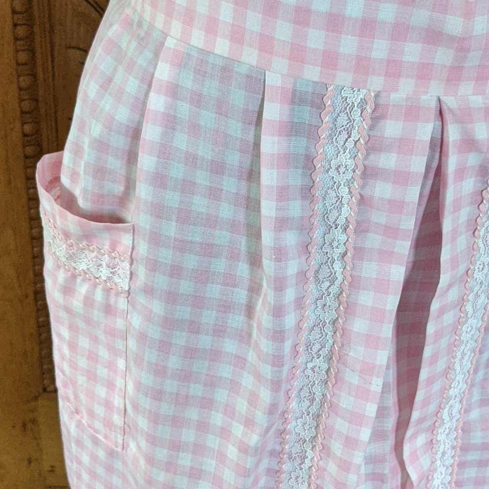 Vintage Pink Gingham Pleated and Lace Half Apron - Picture 6 of 6